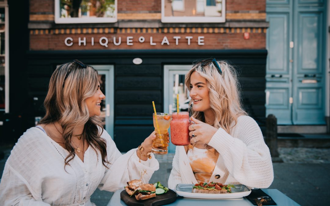 Gevelreclame en signing voor Chiqueolatte