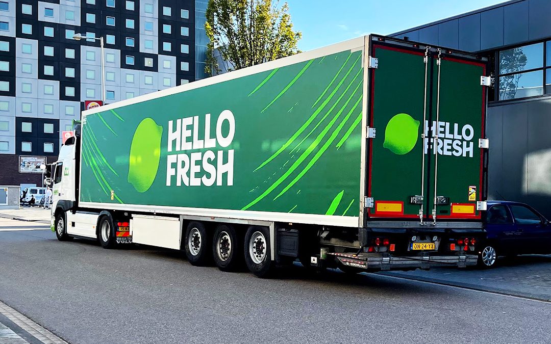 13 Trailers voorzien in volledige Bestickering in huisstijl