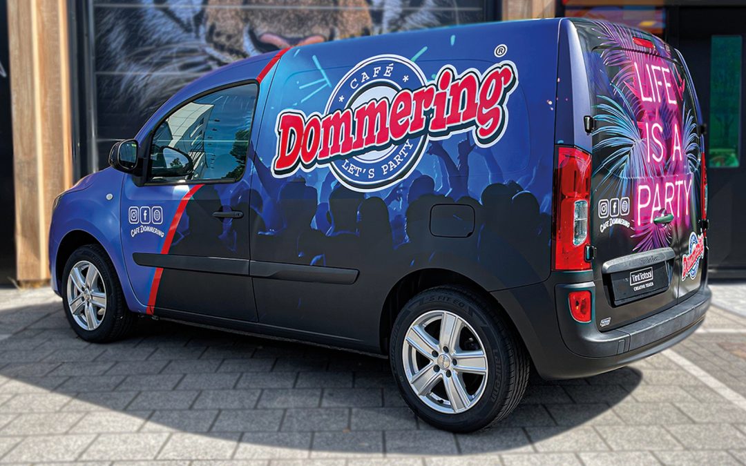 Feestbus voor Café Dommering